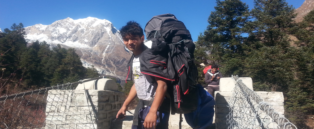 Hire a Guide Cum Porter 1 Hire guide cum porter